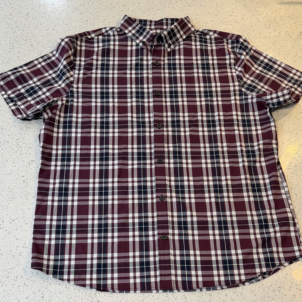 Express Performance LargMen's Plaid Short Sleeve Slim Shirt - Burgundy/ White